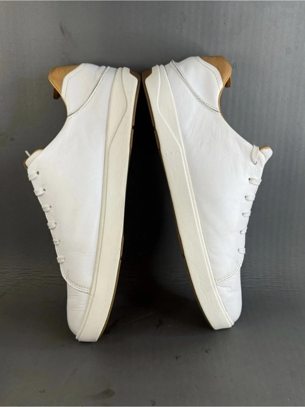 OluKai Lae'ahi Li 'Ili full grain leather sneaker shoes men’s size 12